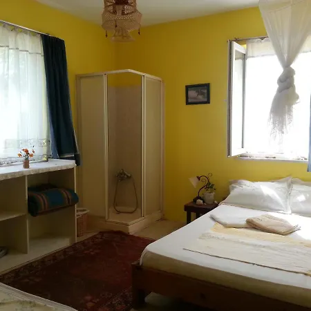 Ecer Homestay