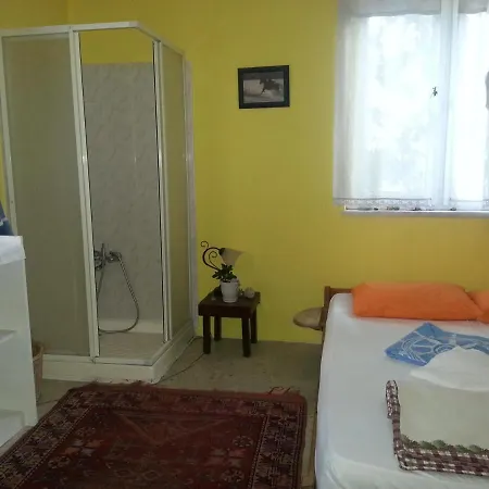 Habitación en casa particular Ecer *